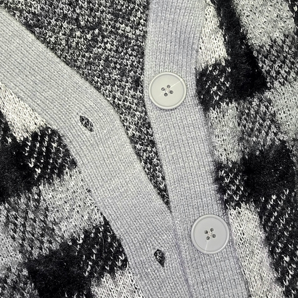 🔵Time & Tru Black Grey Plaid Eyelash Patterened Print Button Up Cardigan Large - Picture 4 of 10